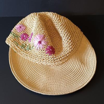LOT 327: Red Hat Society Cigar Box Purse w/ Vintage Hats