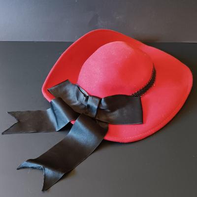 LOT 327: Red Hat Society Cigar Box Purse w/ Vintage Hats