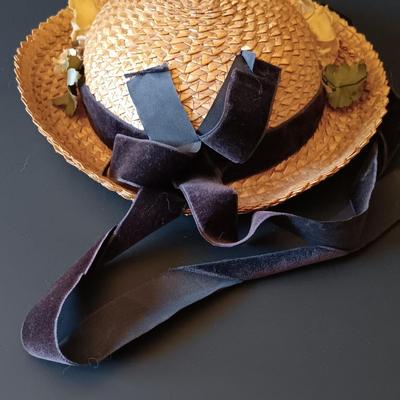 LOT 327: Red Hat Society Cigar Box Purse w/ Vintage Hats