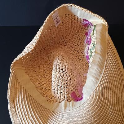 LOT 327: Red Hat Society Cigar Box Purse w/ Vintage Hats