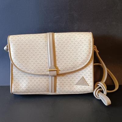 LOT 328: Vintage Purse Set- Liz Claiborne, Stone & Co, OXO & Brio!