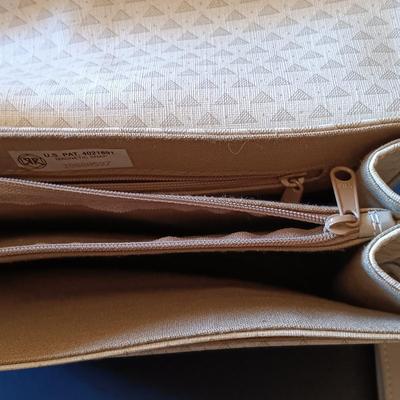 LOT 328: Vintage Purse Set- Liz Claiborne, Stone & Co, OXO & Brio!