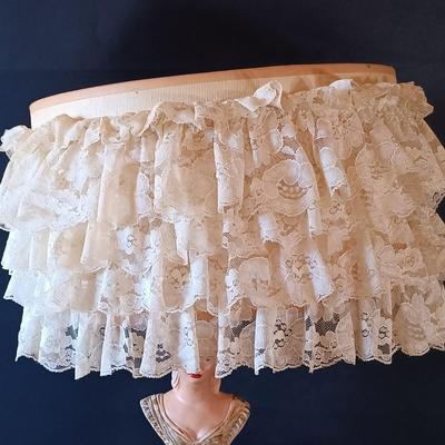 LOT 340: Chalkware Marie Antoinette Lamp