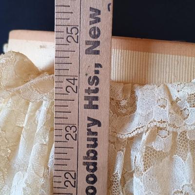 LOT 340: Chalkware Marie Antoinette Lamp