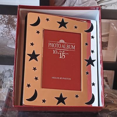 LOT 341: New/Old Stock - Photo Frames, Bill Blass Leather Briefcase & Expandable Drink Holder