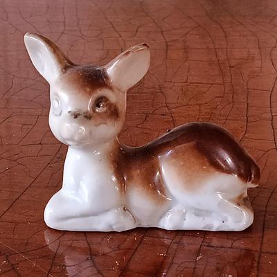 LOT 343: 1917 Anne's House of Dreams, Butler Hanging Curio Stand, Daher Holland Tin Plate & More