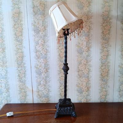 LOT 343: 1917 Anne's House of Dreams, Butler Hanging Curio Stand, Daher Holland Tin Plate & More