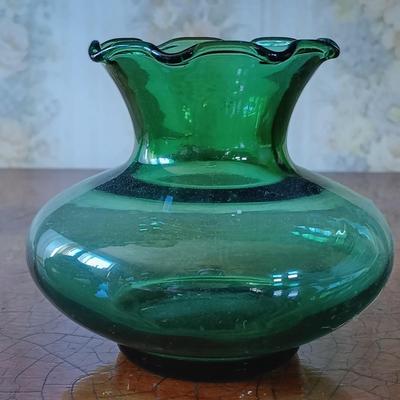 LOT 343: 1917 Anne's House of Dreams, Butler Hanging Curio Stand, Daher Holland Tin Plate & More