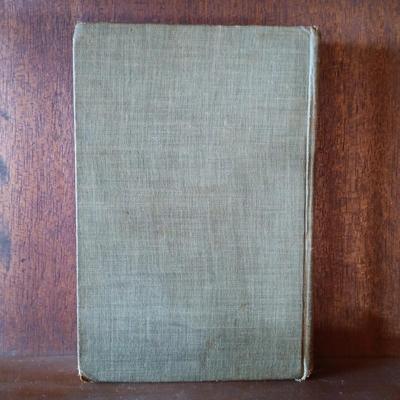 LOT 343: 1917 Anne's House of Dreams, Butler Hanging Curio Stand, Daher Holland Tin Plate & More