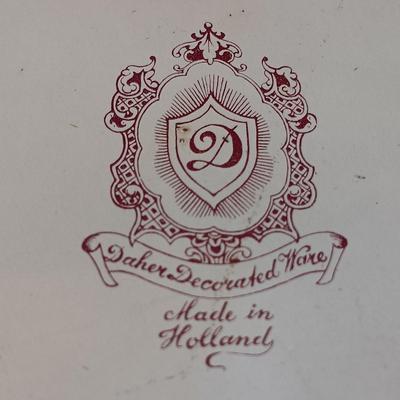 LOT 343: 1917 Anne's House of Dreams, Butler Hanging Curio Stand, Daher Holland Tin Plate & More