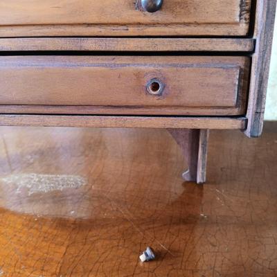 LOT 343: 1917 Anne's House of Dreams, Butler Hanging Curio Stand, Daher Holland Tin Plate & More