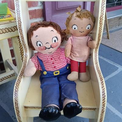 LOT 334: Raggedy Ann and Andy Dickey Mountain Crafts Handpainted Children's Furniture, Campbell's Kids Dolls, Raggedy Ann Coin...