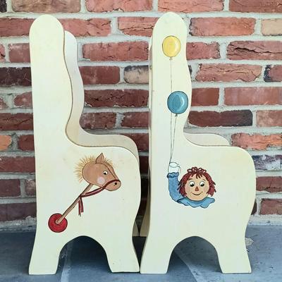 LOT 334: Raggedy Ann and Andy Dickey Mountain Crafts Handpainted Children's Furniture, Campbell's Kids Dolls, Raggedy Ann Coin...