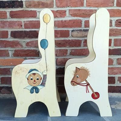 LOT 334: Raggedy Ann and Andy Dickey Mountain Crafts Handpainted Children's Furniture, Campbell's Kids Dolls, Raggedy Ann Coin...