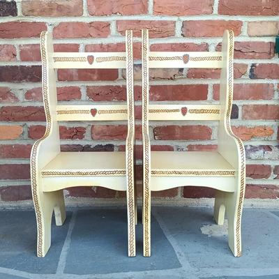 LOT 334: Raggedy Ann and Andy Dickey Mountain Crafts Handpainted Children's Furniture, Campbell's Kids Dolls, Raggedy Ann Coin...