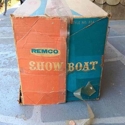LOT 347: Remco 1960s Showboat Play Theater Set