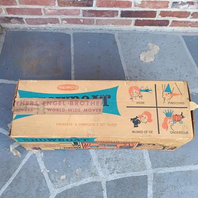 LOT 347: Remco 1960s Showboat Play Theater Set