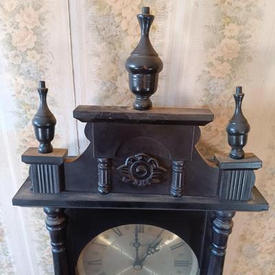 LOT 384: Gilbert 31-Days Wall Clock