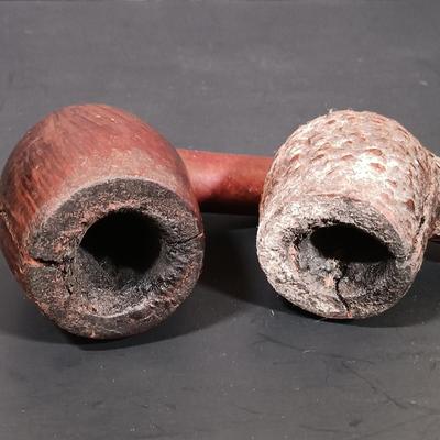 LOT 386: Decatur Pipe Stand w/ Pipes- Stone Pipe, Kaywoodie 500, Dr. Grabow Royal Duke & More