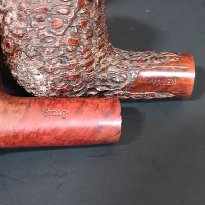 LOT 386: Decatur Pipe Stand w/ Pipes- Stone Pipe, Kaywoodie 500, Dr. Grabow Royal Duke & More