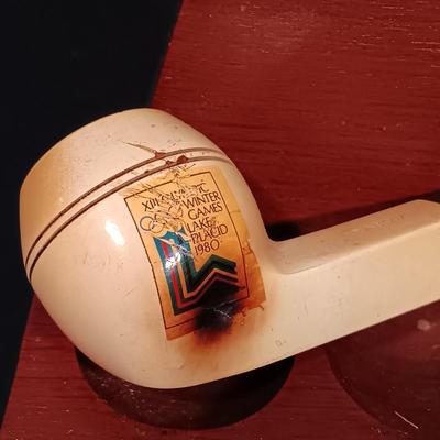 LOT 387: Collection of Pipes and Pipe Stands- Knockcrochery Lally Clay Pipe, Bruyere Garantie Pipe & More