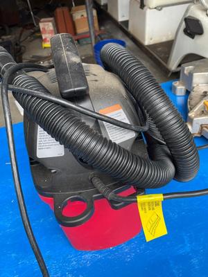 Craftsman Shop Vac 2.5 Gallon - works
