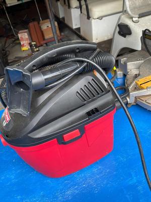 Craftsman Shop Vac 2.5 Gallon - works
