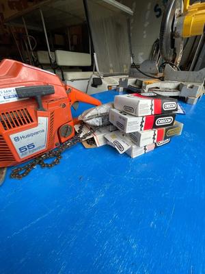 Husqvarna Chain Saw - works