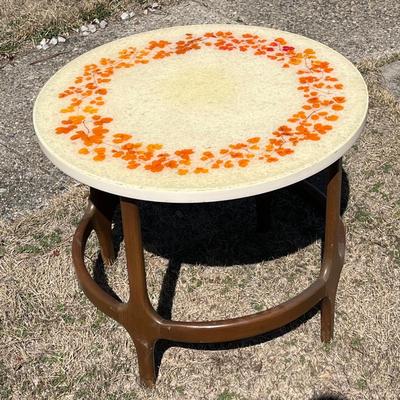 LOT 76X: MCM Dimensional Plastics Corp. Glamourama End Table From J.B. Van Sciver Co.