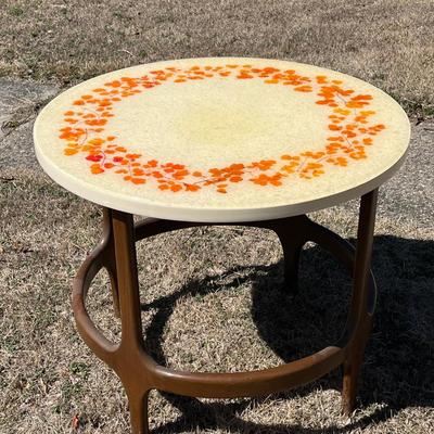 LOT 76X: MCM Dimensional Plastics Corp. Glamourama End Table From J.B. Van Sciver Co.