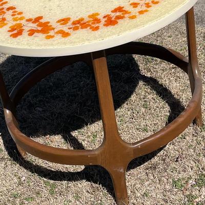 LOT 76X: MCM Dimensional Plastics Corp. Glamourama End Table From J.B. Van Sciver Co.