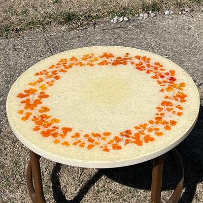 LOT 76X: MCM Dimensional Plastics Corp. Glamourama End Table From J.B. Van Sciver Co.