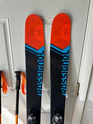 ROSSIGNOL SKY7 HD DOWNHILL SKIS & FACTION POLES