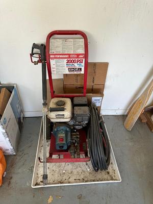 EX-CELL 2000 PSI PRESSURE WASHER WITH A HONDA ENGINE