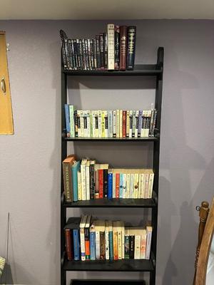 A LARGE LOT OF BOOKS WITH VARIOUS SUBJECTS