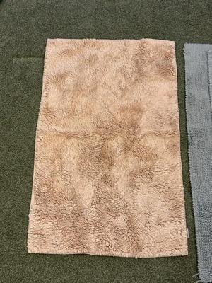 CERAMIC TOOTH BRUSH HOLDER & BATHROOM RUGS