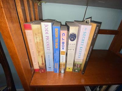 CUTE LITTLE FOLDABLE BOOK SHELF WITH BOOKS, LAMP AND CHAIR