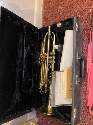 HOLTON BRASS TRUMPET WITH CASE, SLIDE OIL, MUSIC AND PINK LYRE