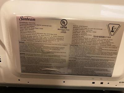 SMALL 700W SUNBEAM MICROWAVE
