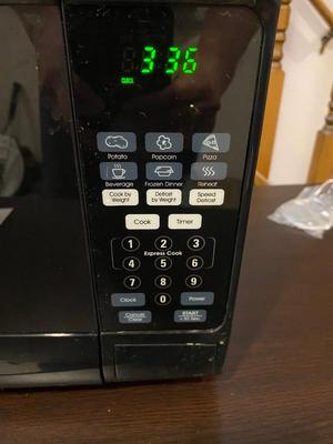 SMALL 700W SUNBEAM MICROWAVE