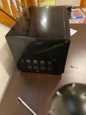 SMALL 700W SUNBEAM MICROWAVE