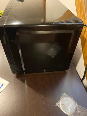 SMALL 700W SUNBEAM MICROWAVE