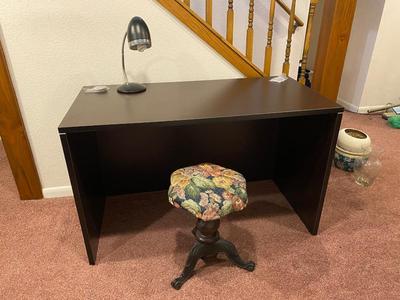 NEWER CONTEMPORARY DESK, VINTAGE CAST IRON AND WOOD STOOL AND A DESK LAMP