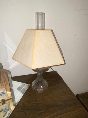 VINTAGE OIL LAMP CONVERTED TO A TABLE LAMP, A TIN AND WOOD BIRD HOUSE WITH FLAT DECORATIVE MIRROR