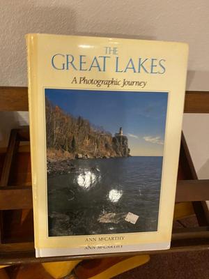 VINTAGE BOOK STAND WITH 3 GREAT PICTURE BOOKS
