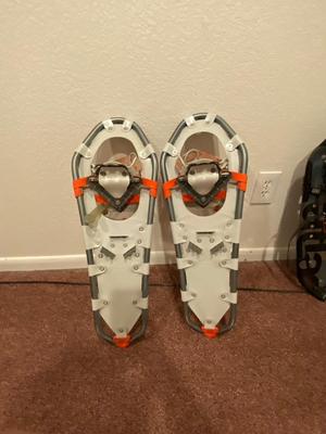 THE ELECTRA COLLECTION ATLAS SNOW SHOES LIKE NEW