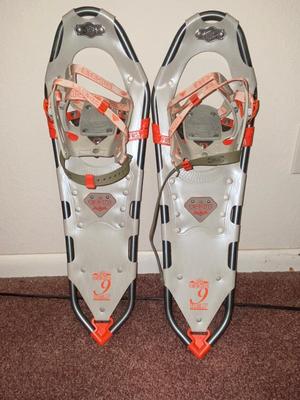 THE ELECTRA COLLECTION ATLAS SNOW SHOES LIKE NEW