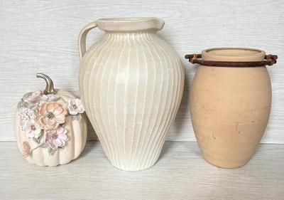 LOT 182F: Rustic Autumnal Home Decor Collection: Floral Pumpkin & Vases