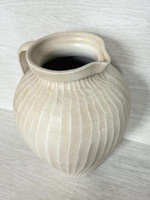 LOT 182F: Rustic Autumnal Home Decor Collection: Floral Pumpkin & Vases