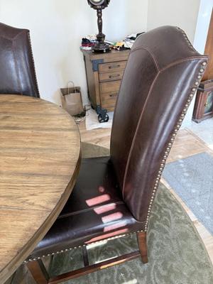 LOT 190D: Hooker Furniture Round Dining Table w/ 4 Chairs & Protective Pads